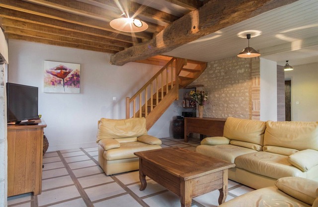 Elegant Farmhouse in Bruères