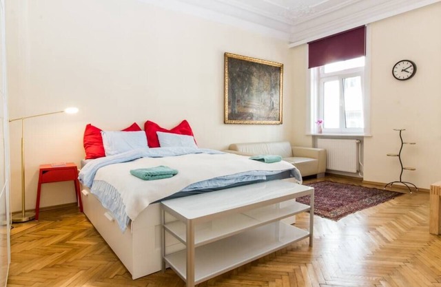 ELEGANT, STYLISH STUDIO IN THE HEART OF VIENNA