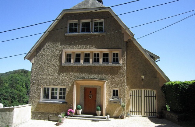 Elegant villa at the foot of Bouillon castle.