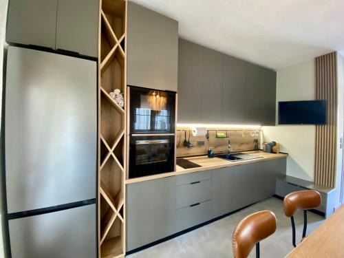 ELiFourka - Seaside Luxury - 170m to the Beach - Power Onsite for Electric Vehicle