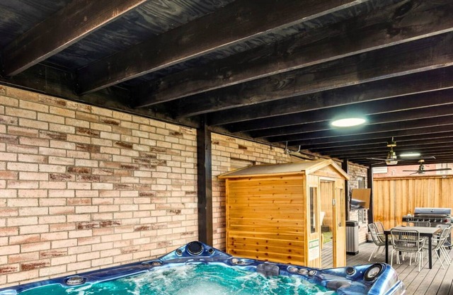 Elite 5BR/3.5B Home with Game Room, Hot Tub, & Sauna