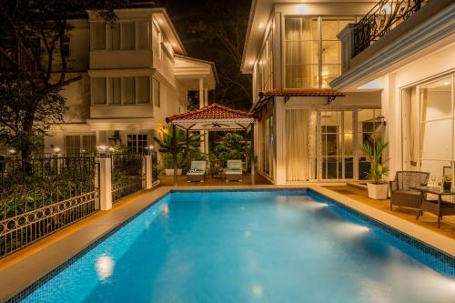 ELIVAAS 4 BHK with Pvt Pool - Suntuarios