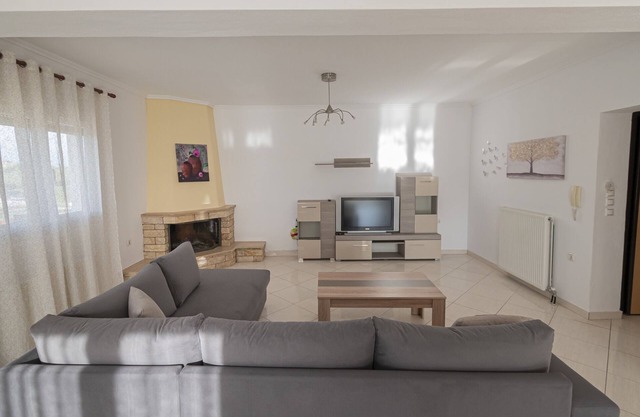 Elli Lux Home by Rentals Pro