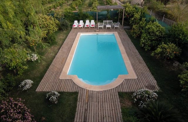 ELS TARONGERS, WITH GARDEN AND SWIMMING POOL