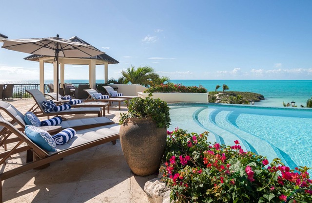 Emara East: Luxury Retreat in Prince's Former Estate with your own Private Beach