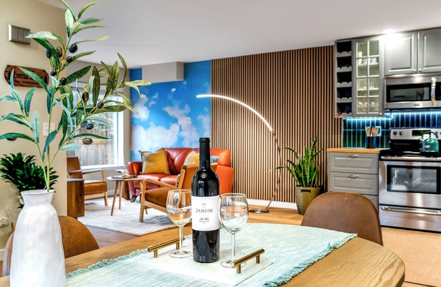 Emerald Sahalee, the Pacific Northwest Experience. Walk Score 99 & AC