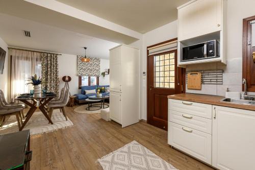 Enavlion Luxury Domes