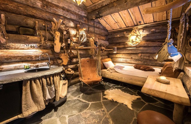 Engholm Husky Design Lodge