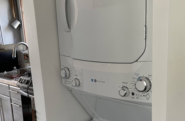 English Cottage and Gardens in Pound Ridge