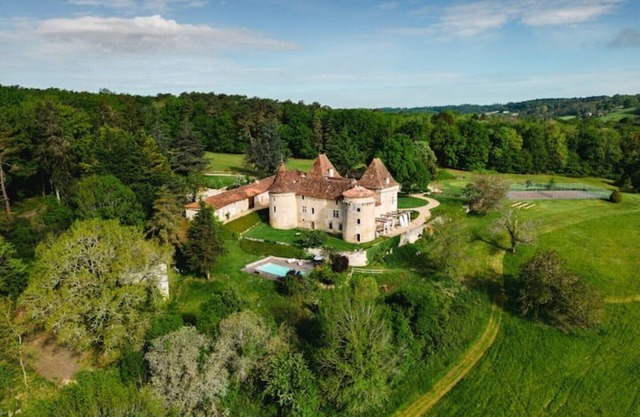 Enjoy 20-30% off on this 15th century chateau with exquisite modern comforts.