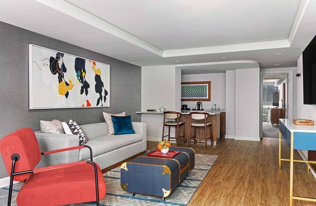 Enjoy a Hassle-Free Stay in Chicago! Pets Allowed, Close to Chicago Riverwalk