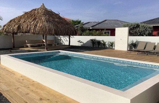 ENJOY A TROPICAL STAY AT KAS DI MICHA CURAÇAO