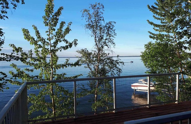 Enjoy fall days at Pigeon Lake -Book in September and get a 10% discount!