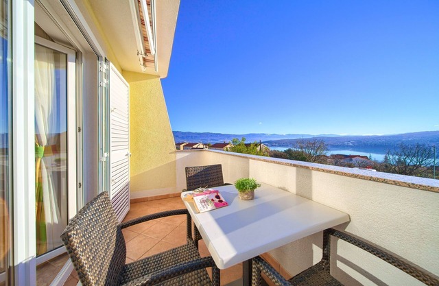 Enjoy the sea view | Modern apartment in the idyllic Cizici contact with the owner