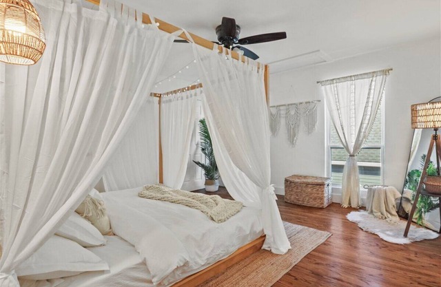 Enjoyable 3-bedroom house with AC in vibrant Dallas