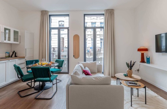 Enseignement II - Two Bedroom Apartment, Sleeps 4
