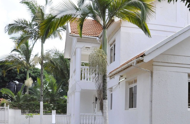 Entebbe's Premier Vacation Home—Sleeps 14+ with Lake Victoria view
