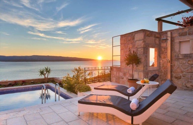 Enticing Sunset Villa With Magnificent Sea ViewS