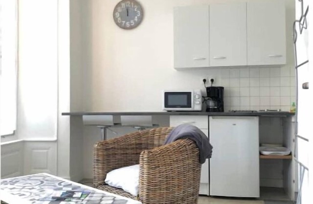 ENTIRE APARTMENT DOWNTOWN LAVAL