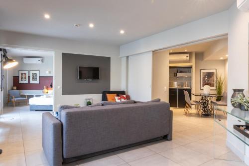 Entire Building in the Heart of Athens Sleeps 15 with Private Rooftop Terrace
