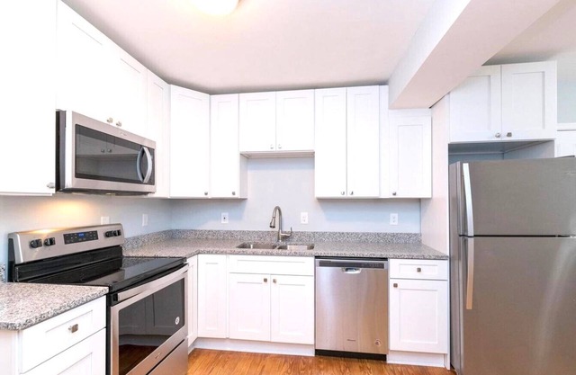 Entire House 1BD King Bed near Downtown