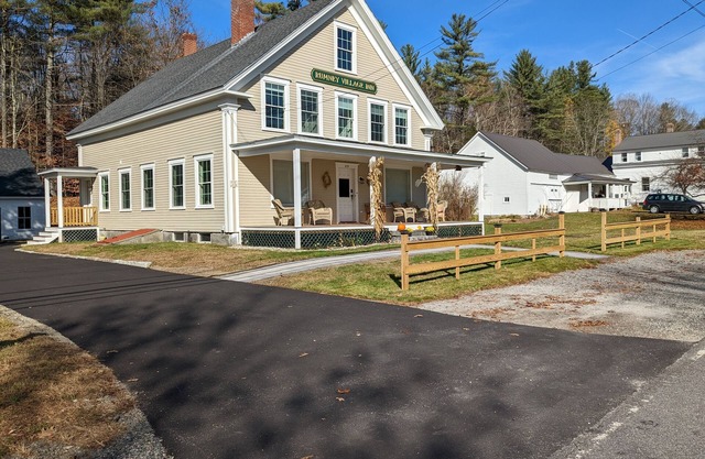 Entire house: 5 bedrooms, 5.5 bathroms