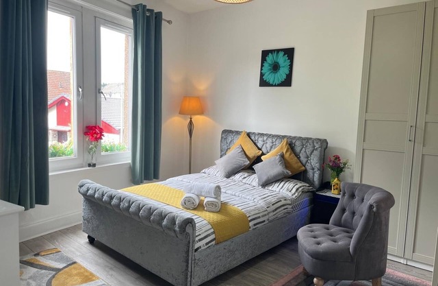 Entire Pet Friendly Apartment- Self Check In/Out