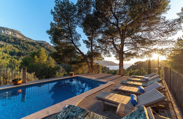 Es Carritx, 4 bedrooms, 4bathrooms, swimming pool, sea view, A/C, Fiber
