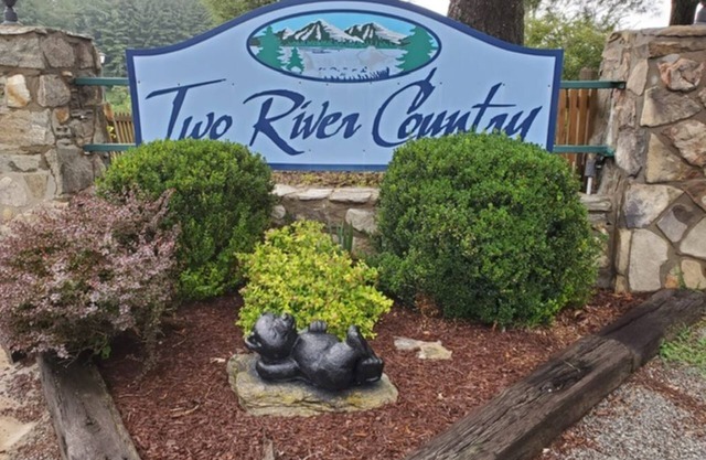 Escape to a Relaxing Getaway in the Mountains