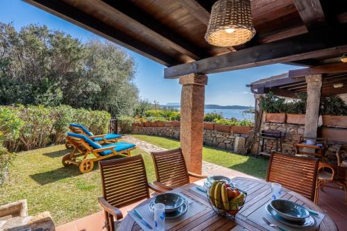 Esclusiva Punta Volpe, Villetta con Accesso sul Mare