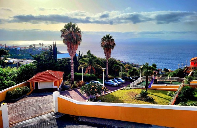 Esfera I in Cani o With 3 Bedrooms and 2 5 Bathrooms