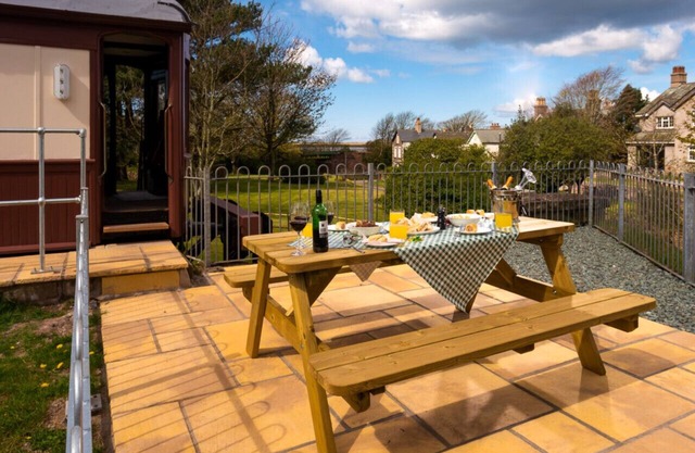 Esk Pullman Carriage