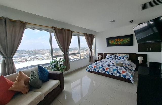 ESMERALDA SUITE CON VISTA CIUDAD/PISCINA/GYM/PARQUEO