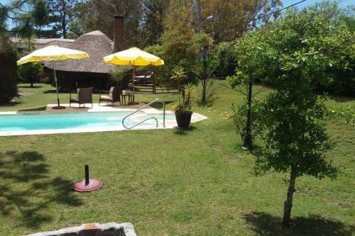 Espectacular chalet con piscina en Playa Grande.