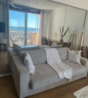 Esperanza Basin and Port View