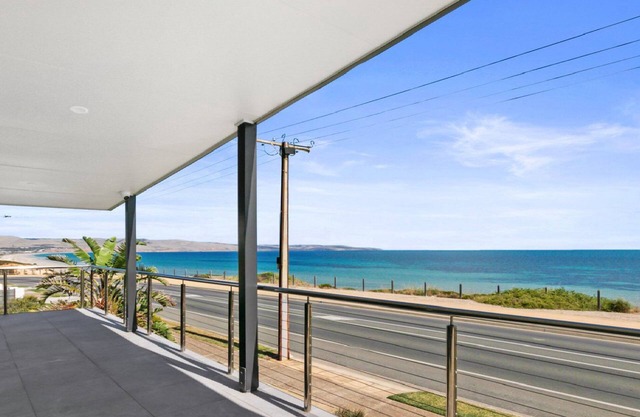 Esplanade Escape by Wine Coast Holiday Rentals