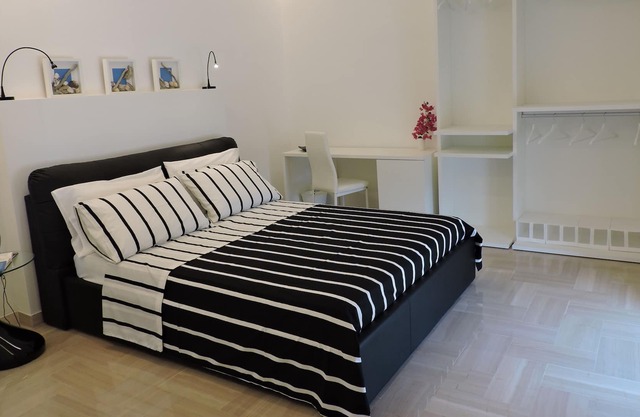 "ETNA" ROOM in SOUTH LIGHT with private bathroom and balcony with view