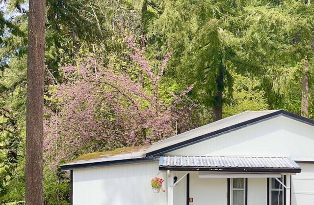 Eugene Cottage: Nature, Wineries, and UofO