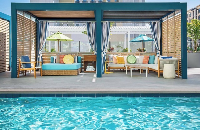 Everything You Need For The Perfect Vacation! Rooftop Pool, Pets Allowed