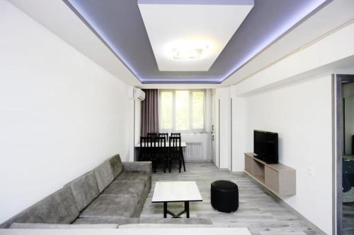 Excellent apartment in the center of the Yerevan 15