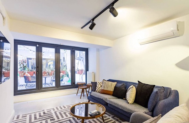 Excellent Flat with Lovely Backyard in Cihangir