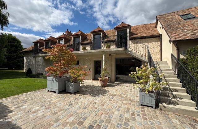 Exceptional country apartment with pool, jacuzzi and sauna