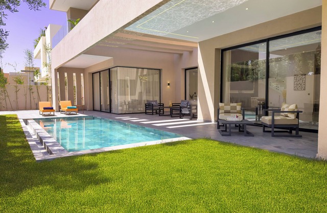 Exceptional villa in Marrakech, 10 minutes from the center, heated pool, golf course