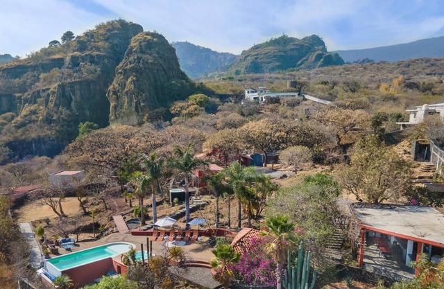 Exclusive 5-Bedroom Retreat in Tepoztlán with Infinity Pool