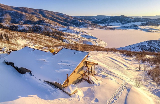 Exclusive Bella Vista Lodge - Private Grotto Hot Tub, Game Room, Slopeside Ski Storage