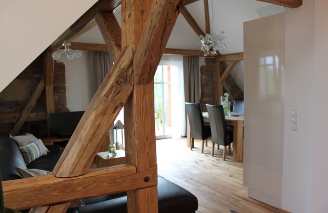 Exclusively and high-quality equipped * apartment with large garden