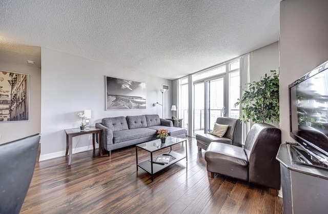 Executive Stay Suites Next to Square One Mall