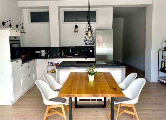 Exklusive 82 qm Loftwohnung mit Tiefgarage und Süd-Balkon zentral
