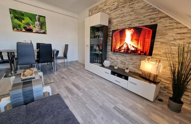 Exklusives und helles Dachgeschoss-Apartment No 1 im Zentrum von Kassel, schnelles 1Gbit Internet, Geschirrspüler, Boxspringbetten