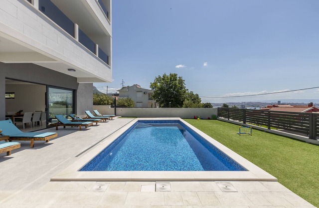 Exlusive Villa, private, VIP, private pool, sea view, comfortable for 10+4